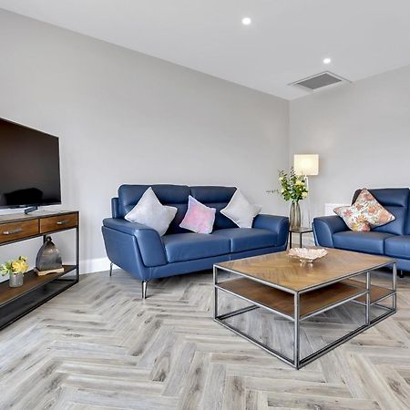 Bayview Luxury 3 Bedroom Apartment First Floor ดาวนิงส์ ภายนอก รูปภาพ