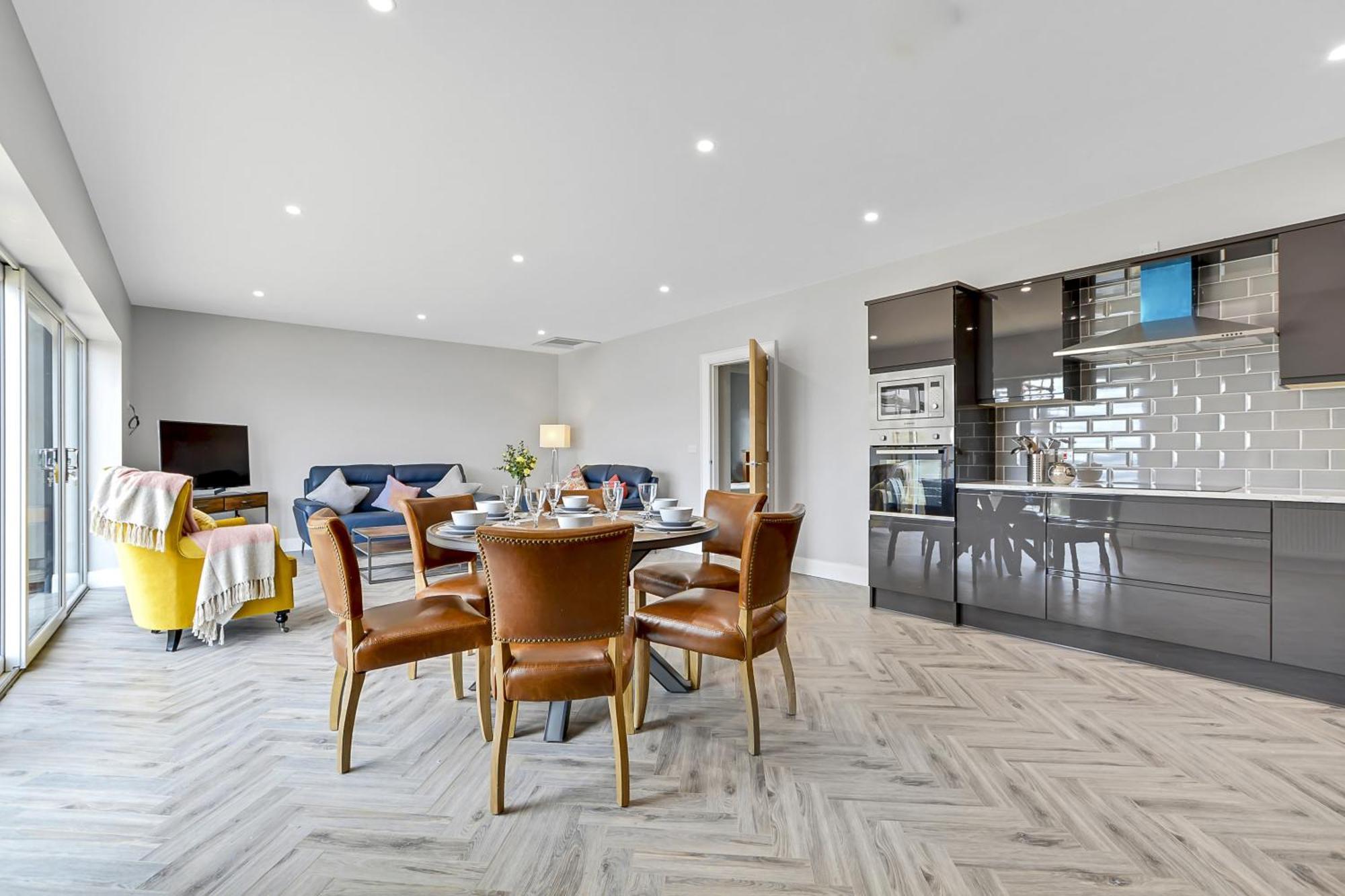 Bayview Luxury 3 Bedroom Apartment First Floor ดาวนิงส์ ภายนอก รูปภาพ